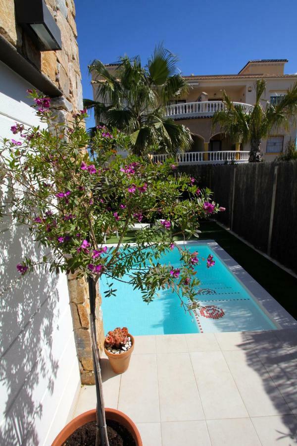 Casa Laura Orihuela Exterior foto